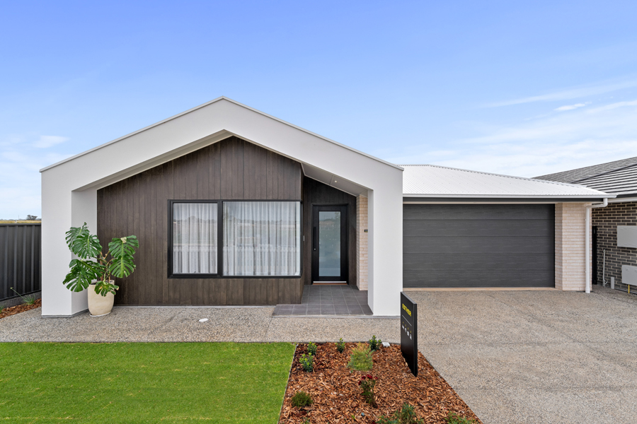 blog - Post - the Entrance - angle Vale display -ANGLE VALE DISPLAY HOMES SA Home Builders